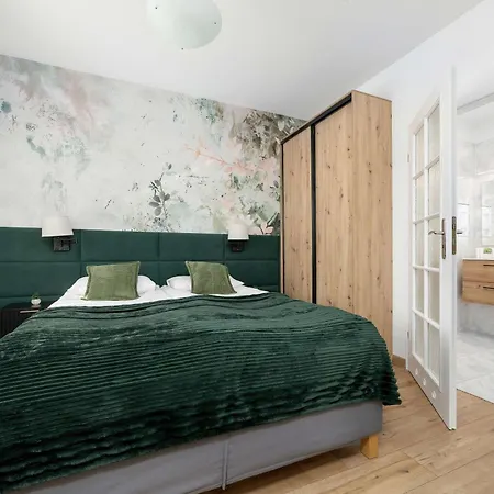 Comfortable Apartment With Parking In Warsaw Bukowinska 24A By Noclegi Renters * Warschau