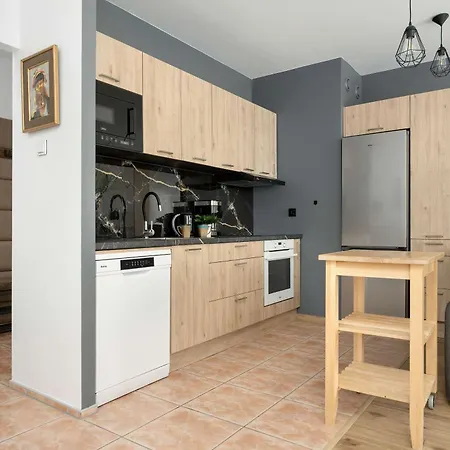 Comfortable Apartment With Parking In Warsaw Bukowinska 24A By Noclegi Renters Warschau