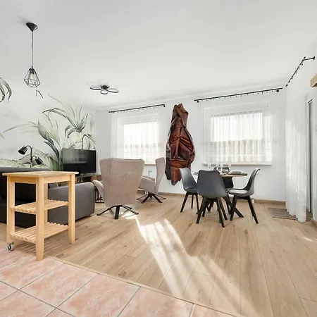 Comfortable Apartment With Parking In Warsaw Bukowinska 24A By Noclegi Renters * Warschau